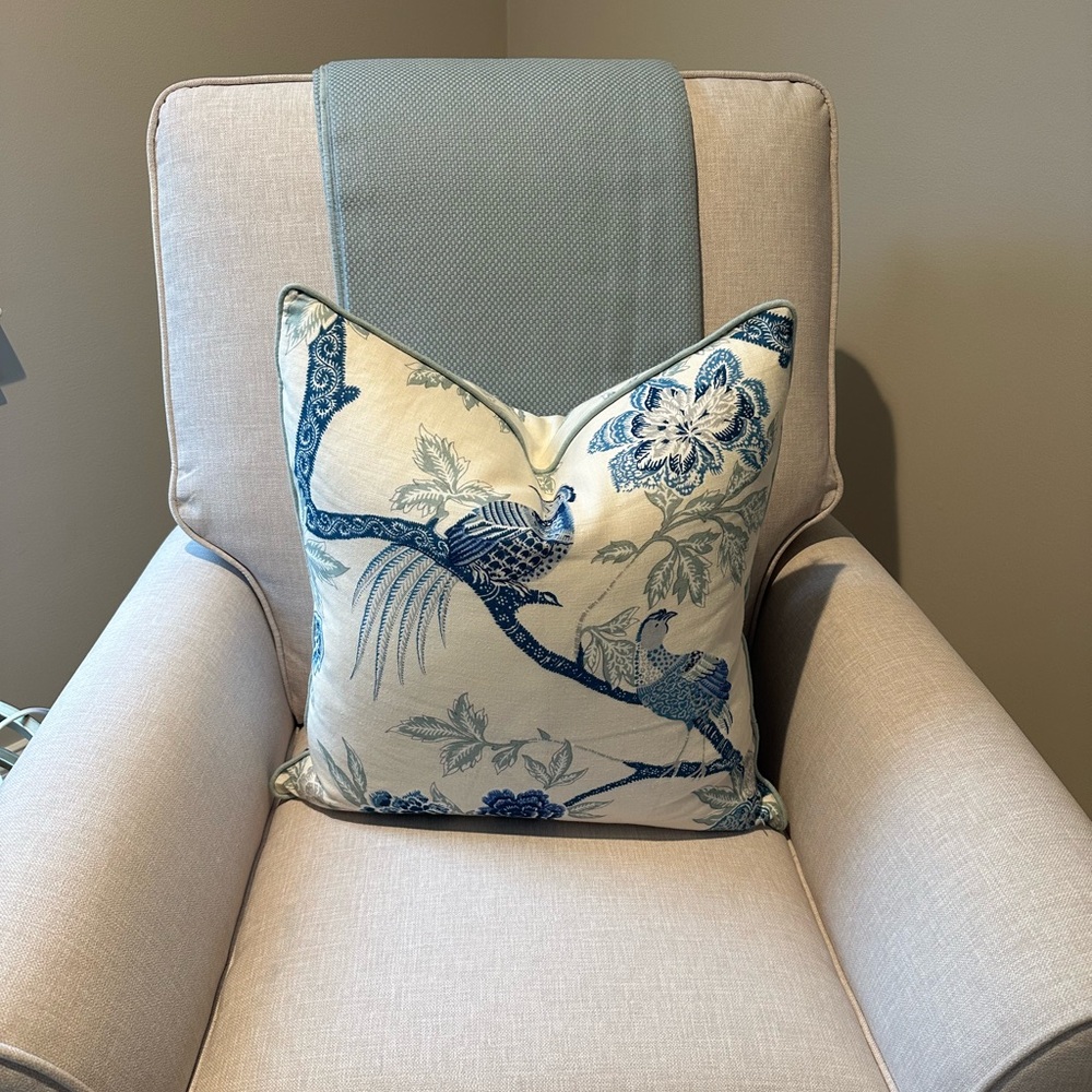 Schumacher - Arbre Chinois Lumbar Pillow in Blue
20x20